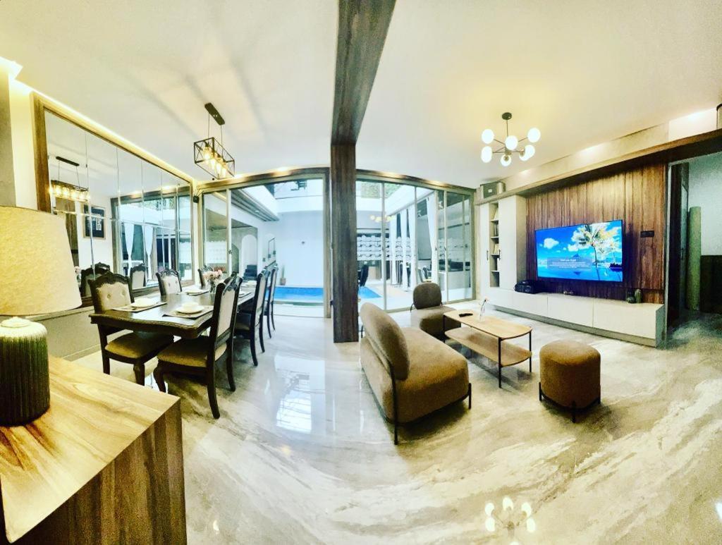 Radja House Cipaku Indah Villa Bandung Kültér fotó